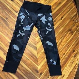 Athleta Camo Crop Leggings